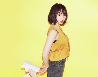 Suzu Hirose feet photo 20