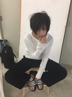 Suzu Hirose feet photo 19