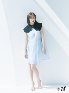 Suzu Hirose feet photo 4
