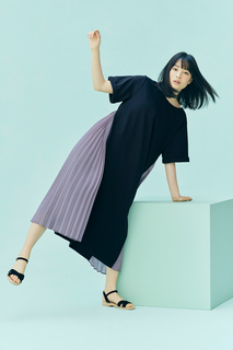 Suzu Hirose feet photo 20