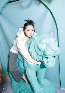 Suzu Hirose feet photo 9