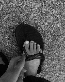 Suzu Hirose feet photo 20