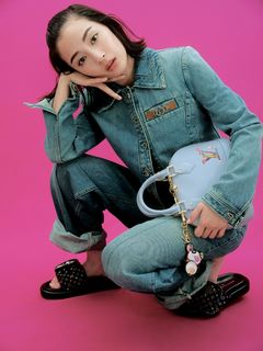 Suzu Hirose feet photo 18