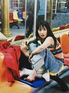 Suzu Hirose feet photo 16