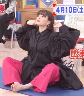 Suzu Hirose feet photo 14