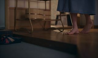 Suzu Hirose feet photo 5
