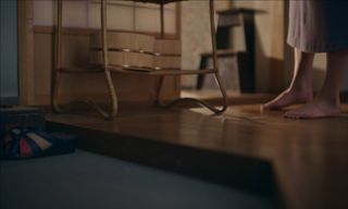 Suzu Hirose feet photo 4