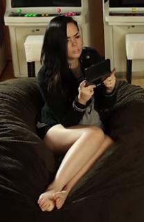 Suzy Berhow feet photo thumbnail