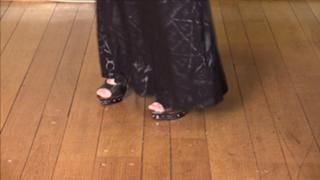 Suzy Berhow feet photo thumbnail