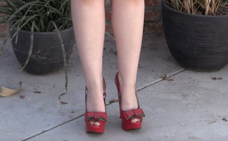 Suzy Berhow feet photo thumbnail