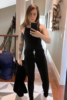 Suzy Berhow feet photo thumbnail