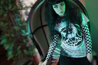 Suzy Berhow feet photo thumbnail