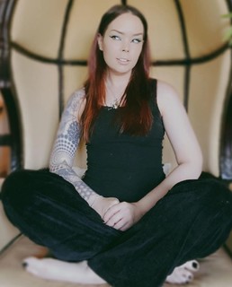 Suzy Berhow feet photo thumbnail