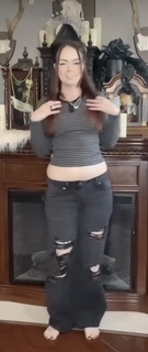 Suzy Berhow feet photo thumbnail