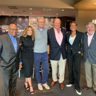 Suzy Kolber feet photo thumbnail