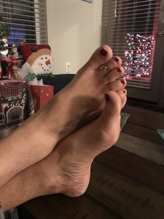 Suzy Kolber feet photo thumbnail