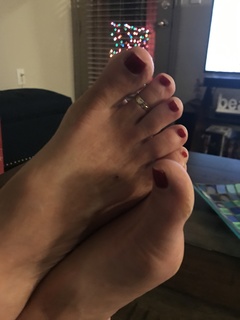 Suzy Kolber feet photo thumbnail