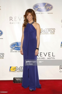 Suzy Kolber feet photo thumbnail