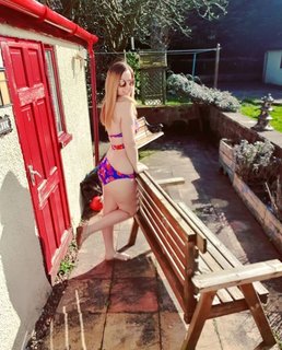 Suzy Lu feet photo 11