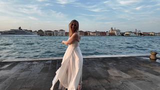Suzy Lu feet photo 9