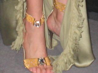 Svetlana-Ceca Raznatovic feet photo thumbnail