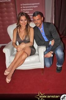 Svetlana-Ceca Raznatovic feet photo thumbnail