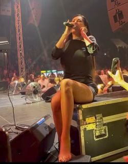 Svetlana-Ceca Raznatovic feet photo thumbnail