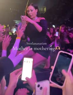 Svetlana-Ceca Raznatovic feet photo thumbnail