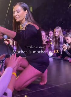 Svetlana-Ceca Raznatovic feet photo thumbnail