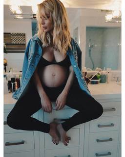 Svetlana Loboda feet photo 14