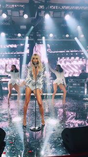 Svetlana Loboda feet photo 15