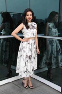 Swara Bhaskar feet photo 12