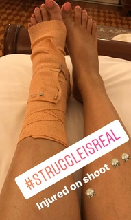 Swara Bhaskar feet photo 17