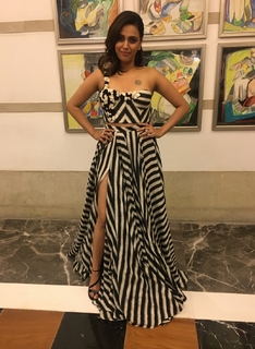 Swara Bhaskar feet photo 4