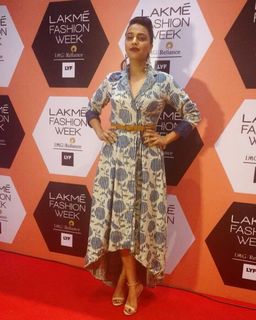Swara Bhaskar feet photo 4