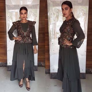 Swara Bhaskar feet photo 7