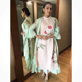 Swara Bhaskar feet photo 11