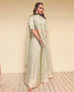 Swara Bhaskar feet photo 9