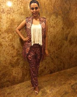 Swara Bhaskar feet photo 12