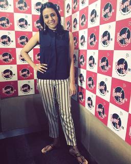 Swara Bhaskar feet photo 19