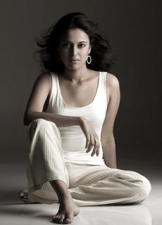 Swara Bhaskar feet photo 12