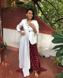 Swara Bhaskar feet photo 2