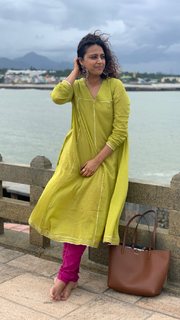 Swara Bhaskar feet photo 17