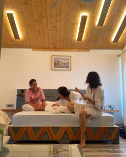 Swara Bhaskar feet photo 8
