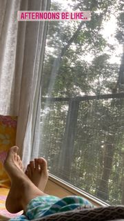 Swara Bhaskar feet photo 2