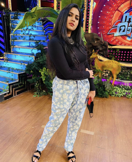 Swasika feet photo 8