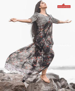 Swasika feet photo 3