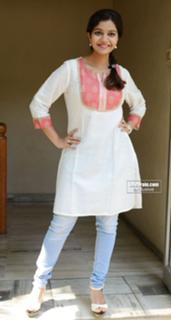 Swathi Reddy feet photo 14