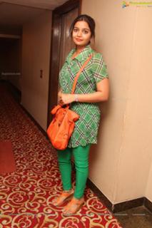 Swathi Reddy feet photo 5