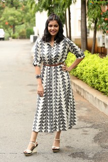 Swathi Reddy feet photo 2